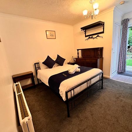 High Trees Guest House Gatwick Horley Bagian luar foto