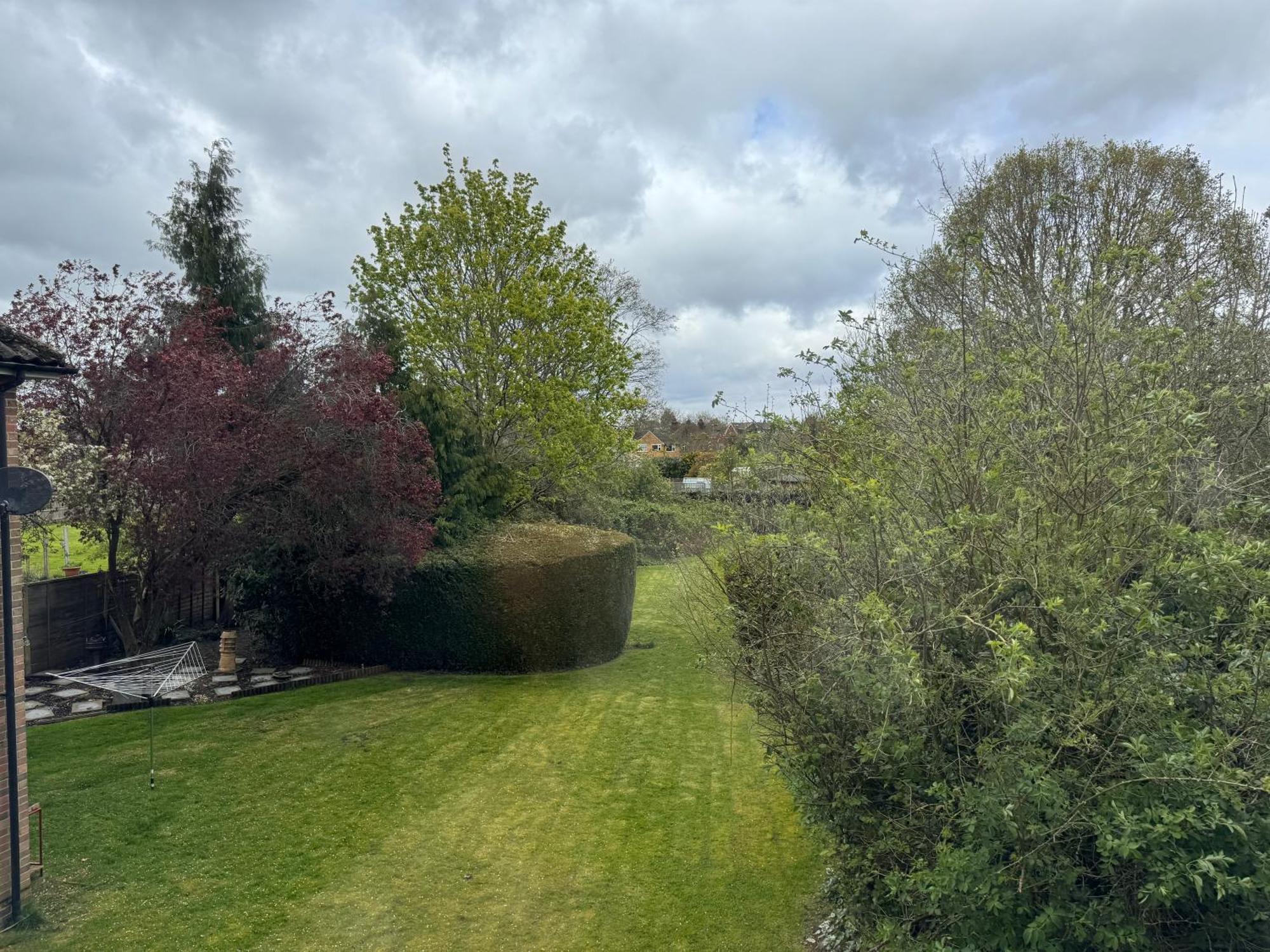 High Trees Guest House Gatwick Horley Bagian luar foto