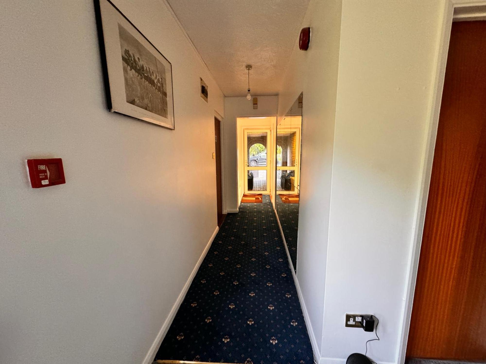 High Trees Guest House Gatwick Horley Bagian luar foto