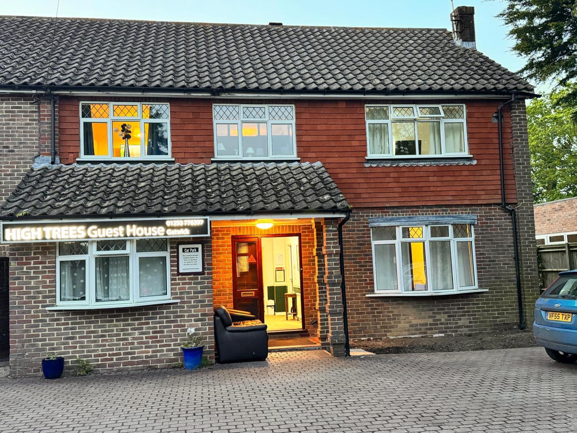 High Trees Guest House Gatwick Horley Bagian luar foto