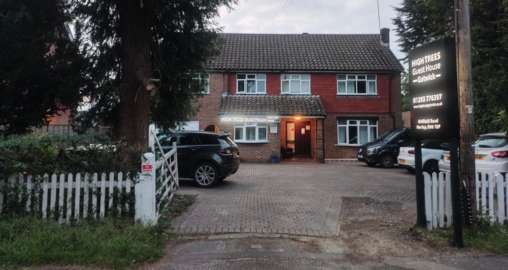 High Trees Guest House Gatwick Horley Bagian luar foto