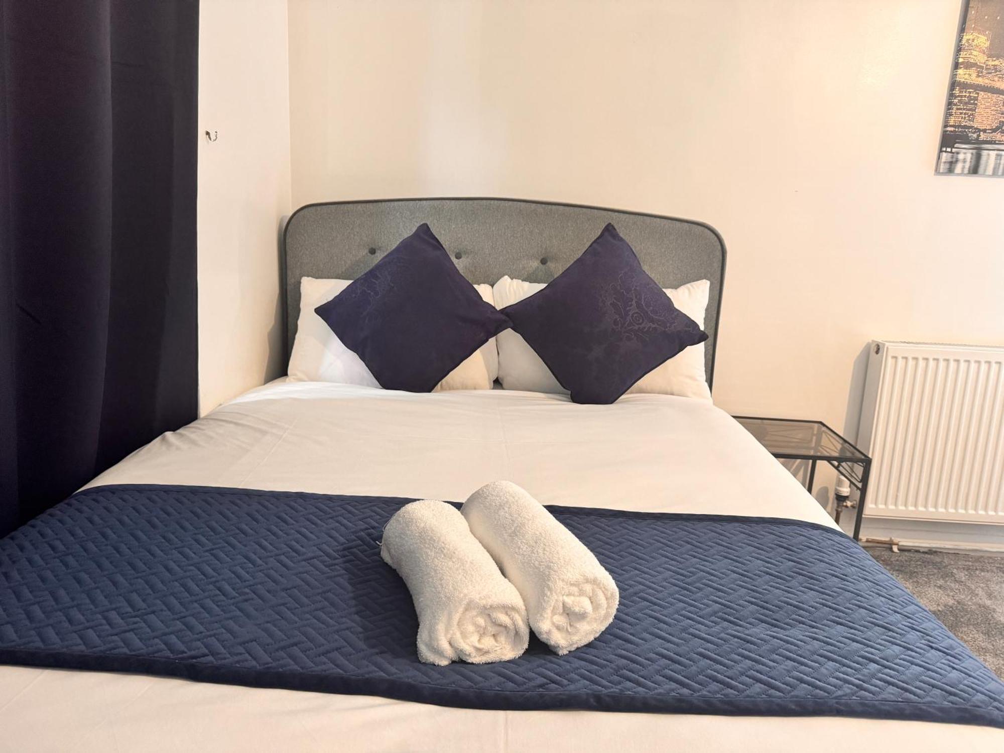 High Trees Guest House Gatwick Horley Bagian luar foto