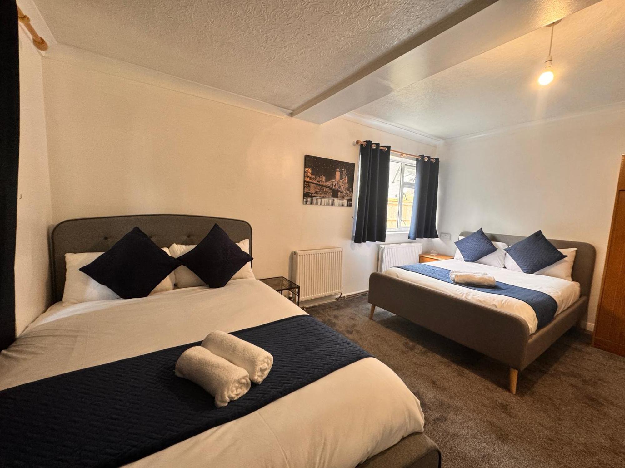 High Trees Guest House Gatwick Horley Bagian luar foto