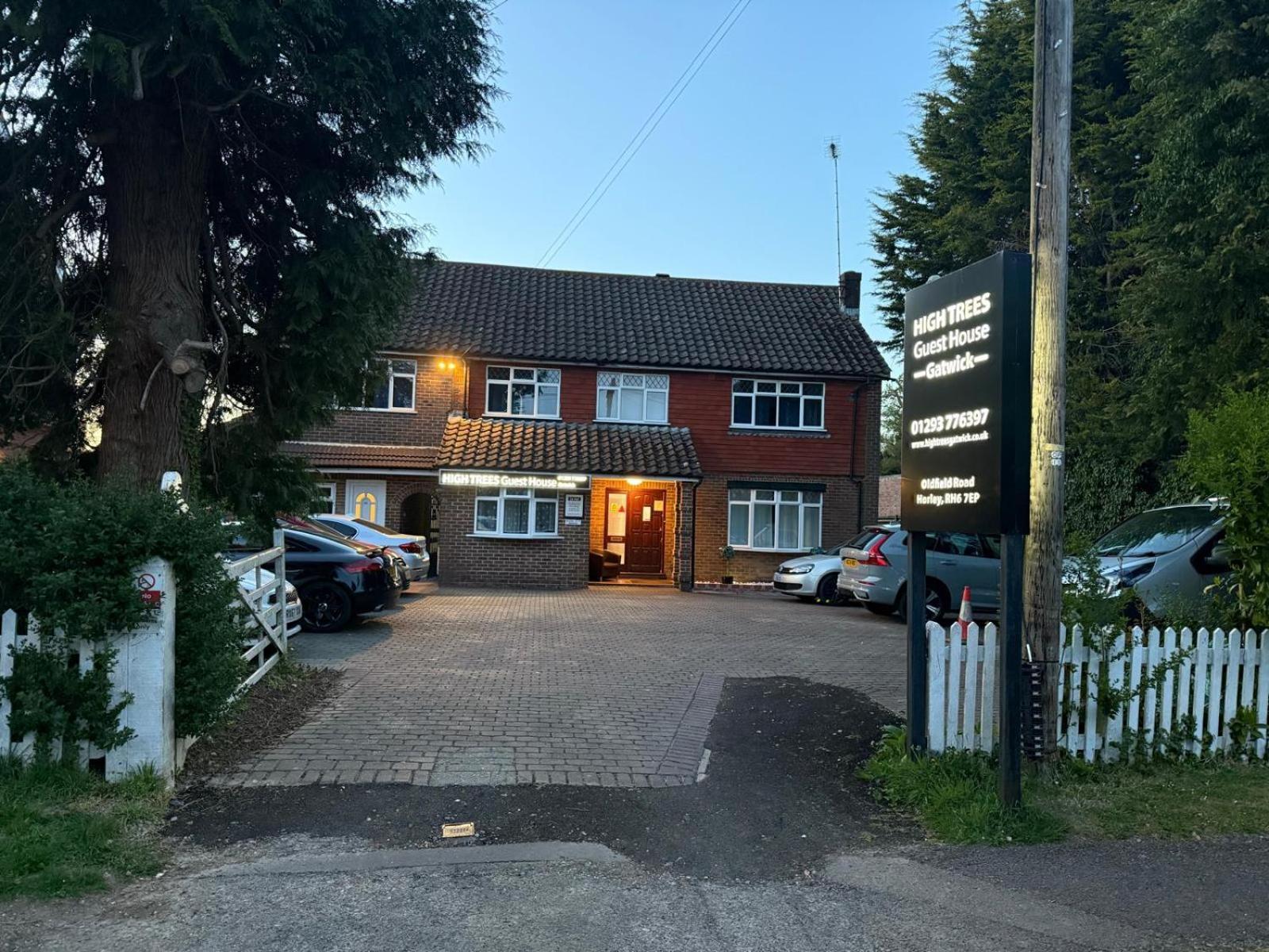 High Trees Guest House Gatwick Horley Bagian luar foto