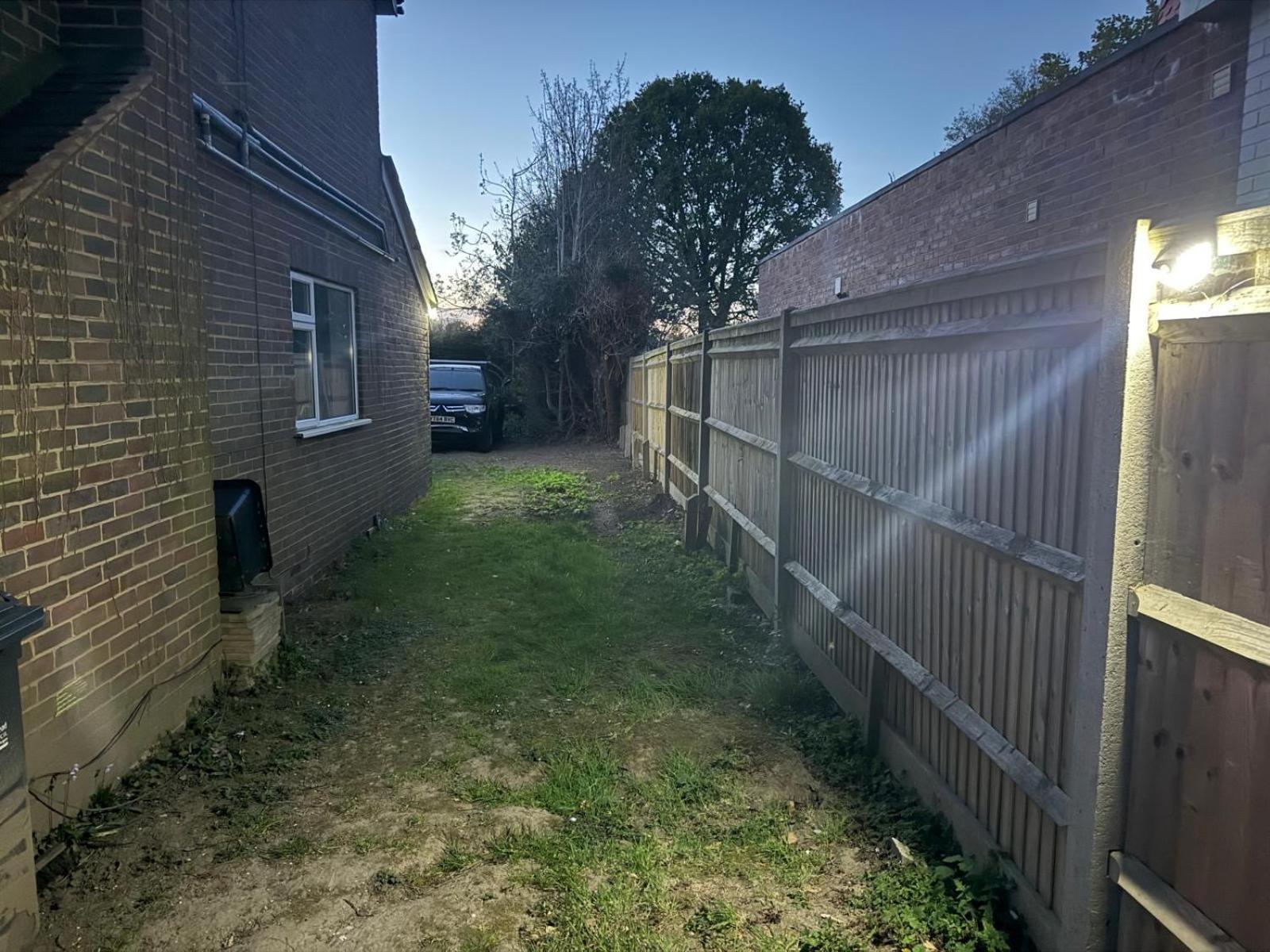 High Trees Guest House Gatwick Horley Bagian luar foto